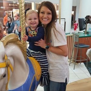 Meet your Posher, Whitney